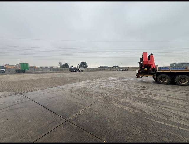 4,100M² INDUSTRIAL YARD TO LET IN BLACKHEATH INDUSTRIAL